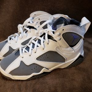 Youth Jordan retro 7 size 04.5